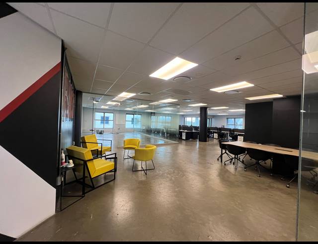 315M² OFFICE TO LET IN MELROSE